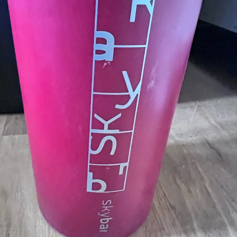 Williams Sonoma Red Skybar Wine Bottle Chill Keeper w/HandleGreat Condition GUC